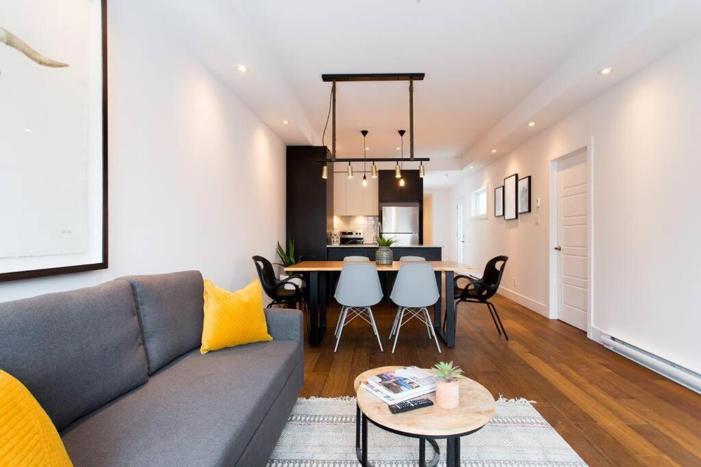 Sleek Condo In The Heart Of Little Italy By Den Stays Montreal Bagian luar foto